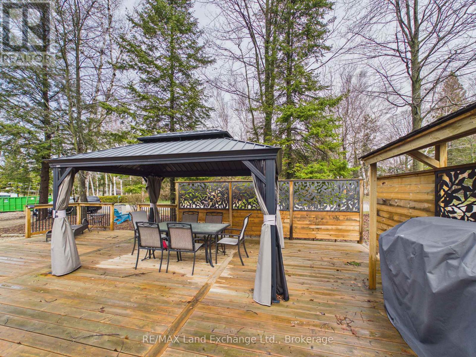 507 Abenaki Drive, Huron-Kinloss, Ontario  N2Z 2X3 - Photo 9 - X12986434