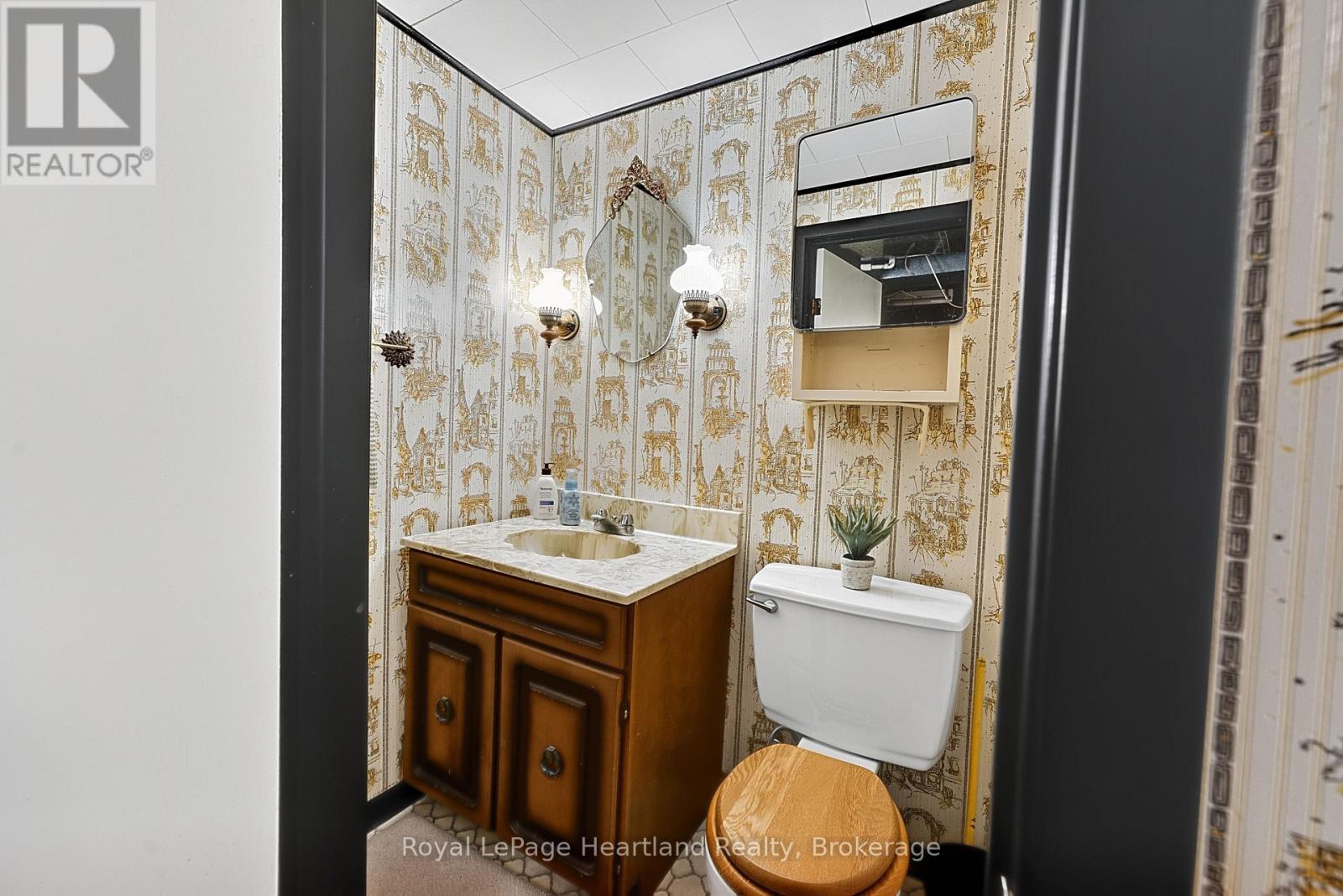 137 Oxford Street, Goderich, Ontario  N7A 1E6 - Photo 25 - X12986448