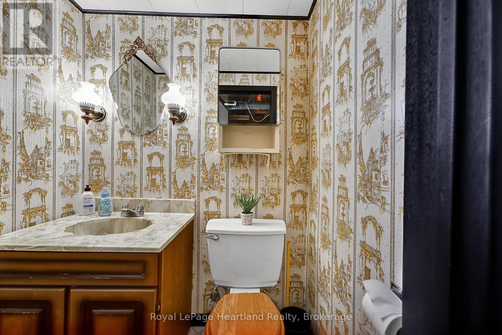 137 Oxford Street, Goderich, Ontario  N7A 1E6 - Photo 26 - X12986448