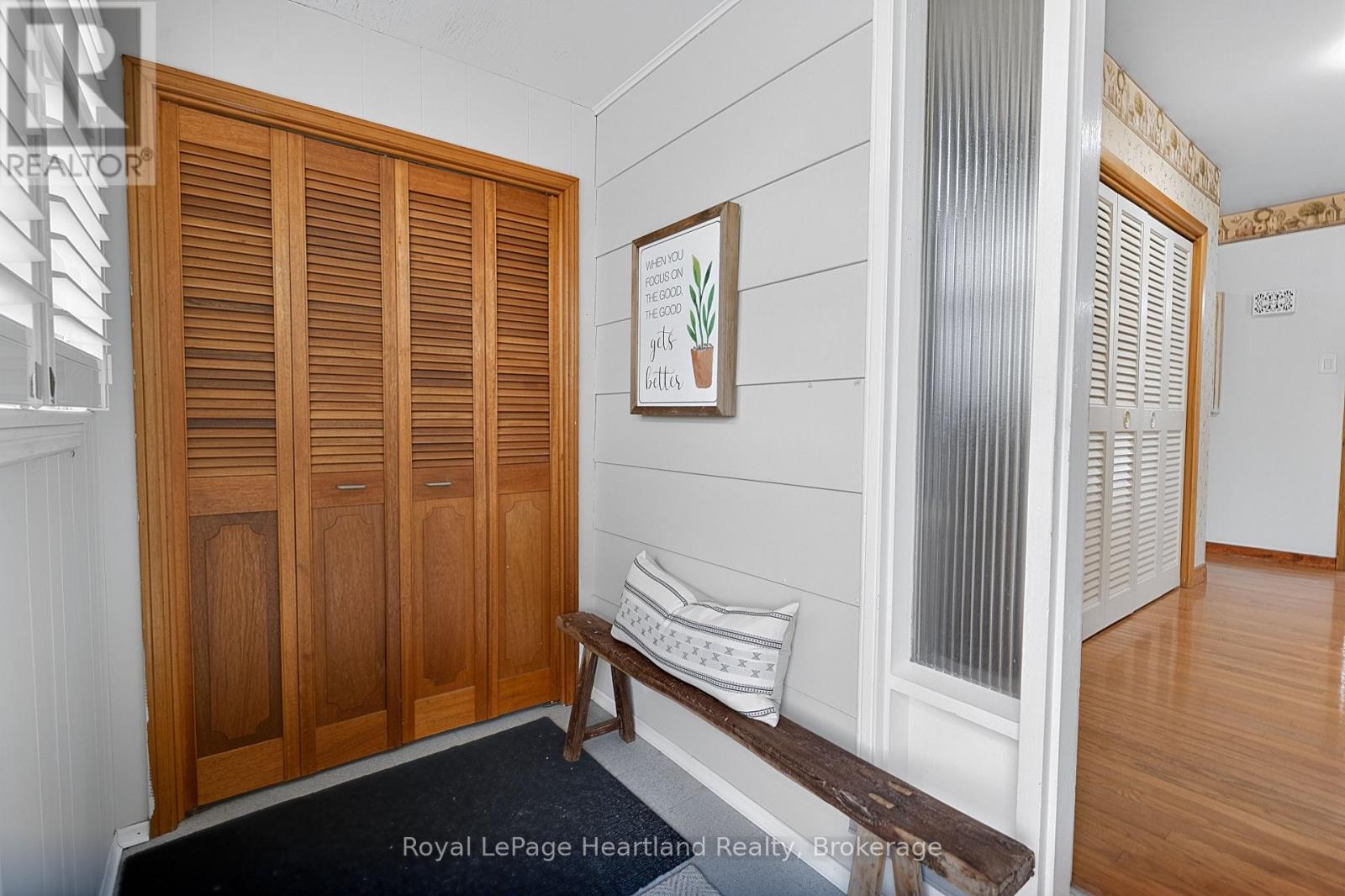 137 Oxford Street, Goderich, Ontario  N7A 1E6 - Photo 3 - X12986448