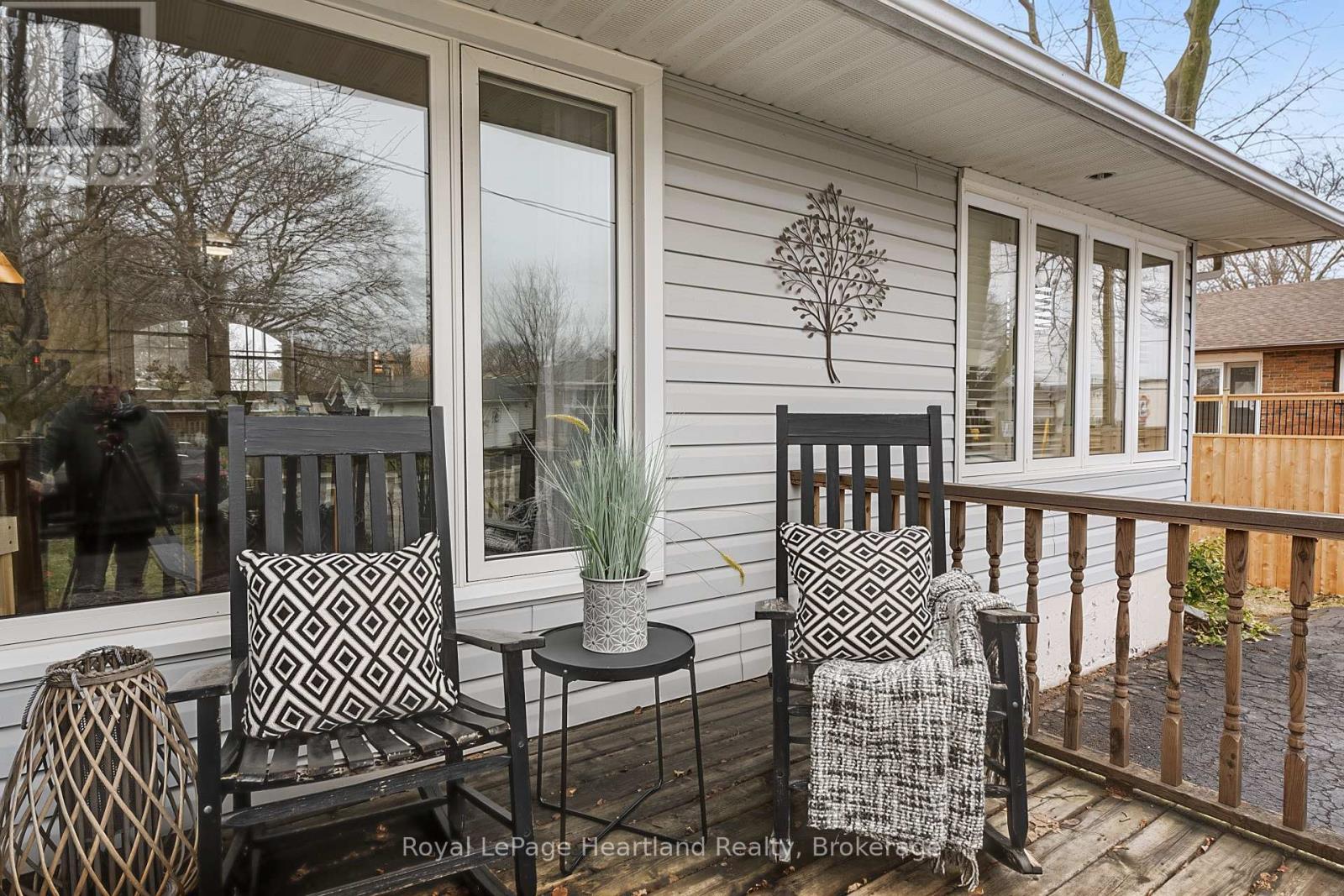 137 Oxford Street, Goderich, Ontario  N7A 1E6 - Photo 30 - X12986448