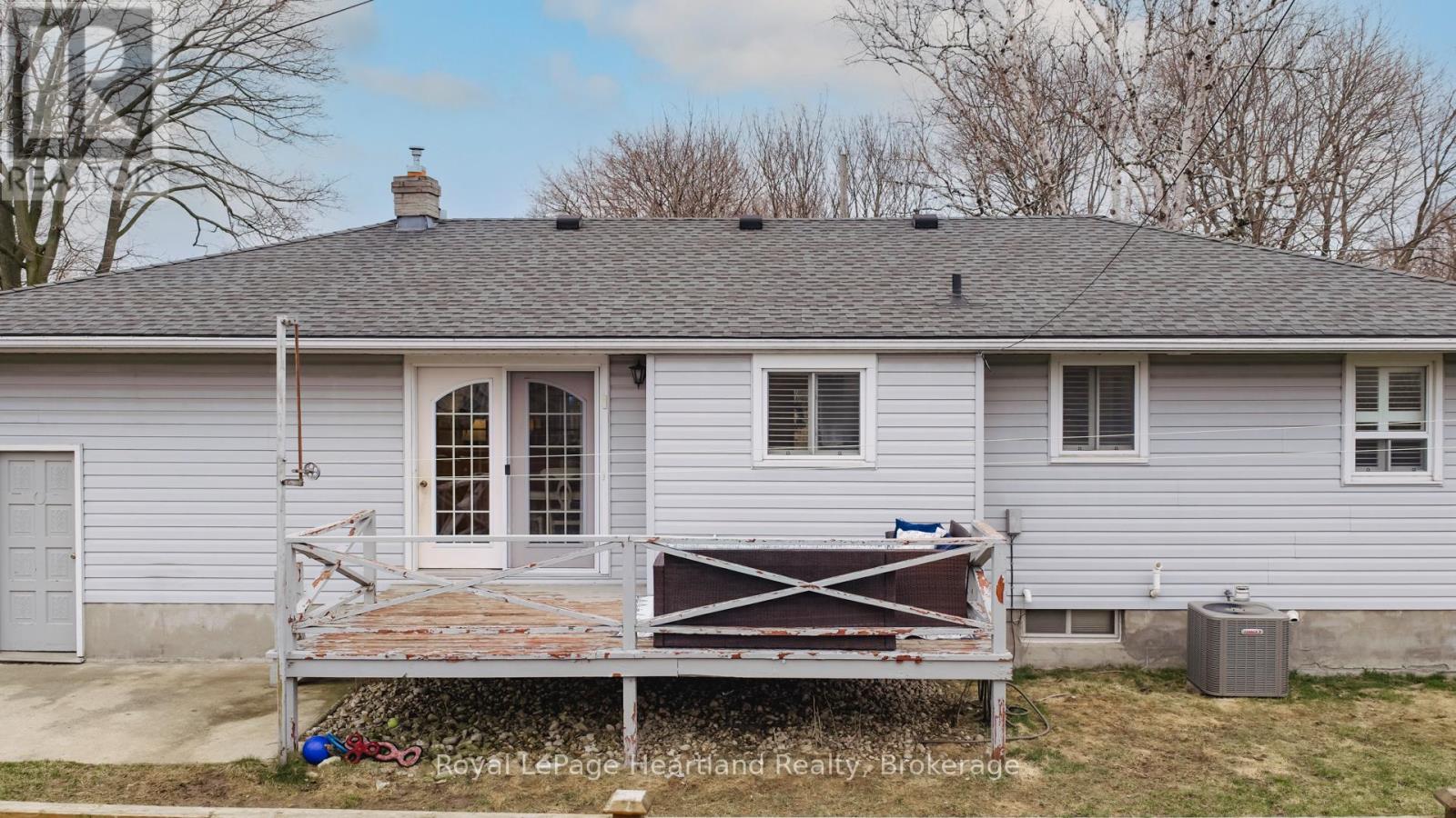 137 Oxford Street, Goderich, Ontario  N7A 1E6 - Photo 32 - X12986448