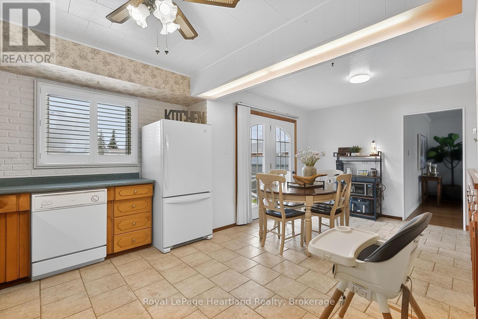 137 Oxford Street, Goderich, Ontario  N7A 1E6 - Photo 9 - X12986448