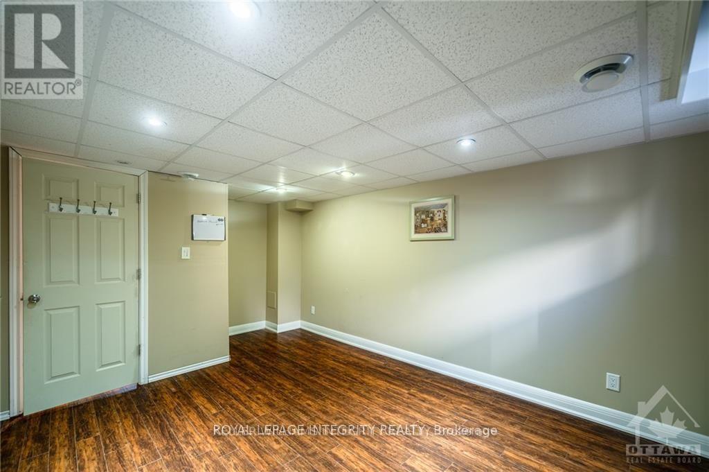 147 Oakridge Boulevard, Ottawa, Ontario  K2G 2V1 - Photo 11 - X12986416