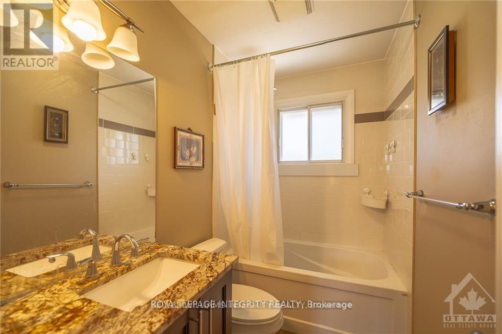 147 Oakridge Boulevard, Ottawa, Ontario  K2G 2V1 - Photo 13 - X12986416