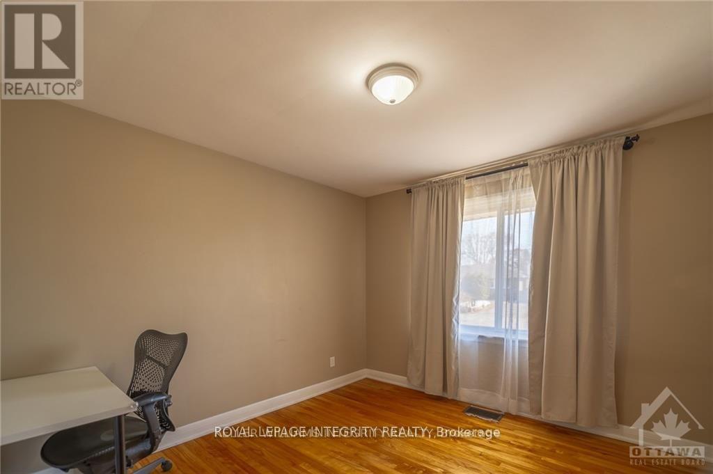 147 Oakridge Boulevard, Ottawa, Ontario  K2G 2V1 - Photo 16 - X12986416