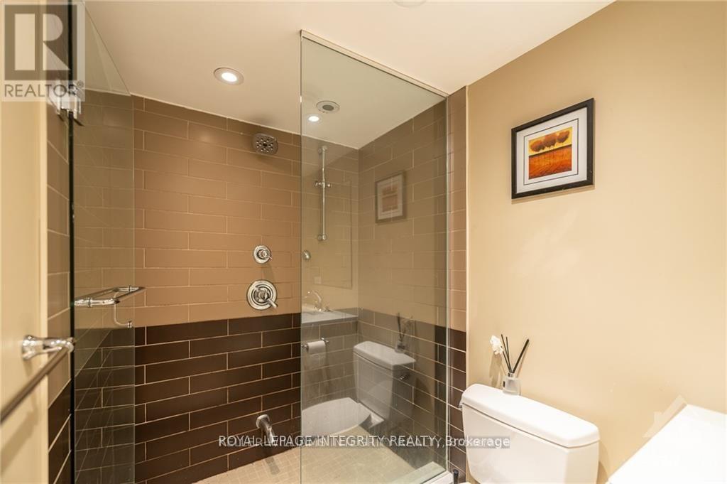 147 Oakridge Boulevard, Ottawa, Ontario  K2G 2V1 - Photo 25 - X12986416