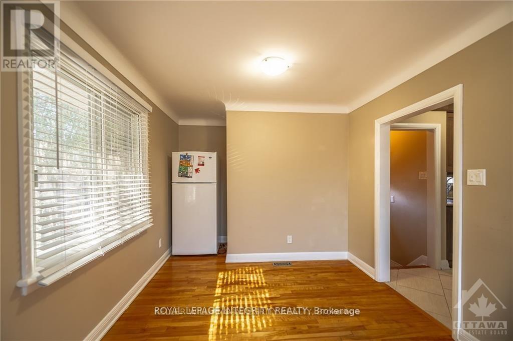 147 Oakridge Boulevard, Ottawa, Ontario  K2G 2V1 - Photo 8 - X12986416