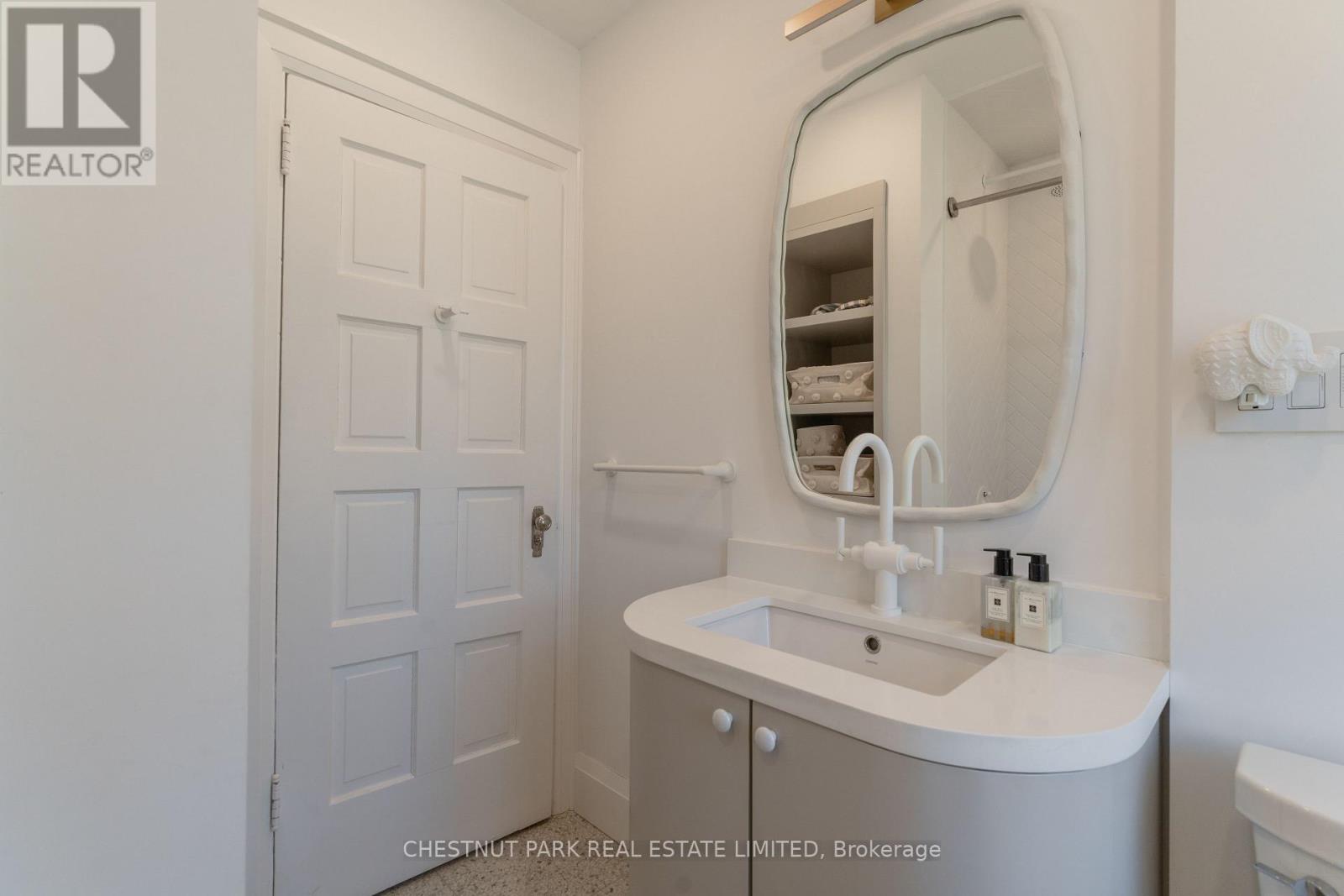 19 Heather Road, Toronto, Ontario  M4G 3G2 - Photo 33 - C12985730