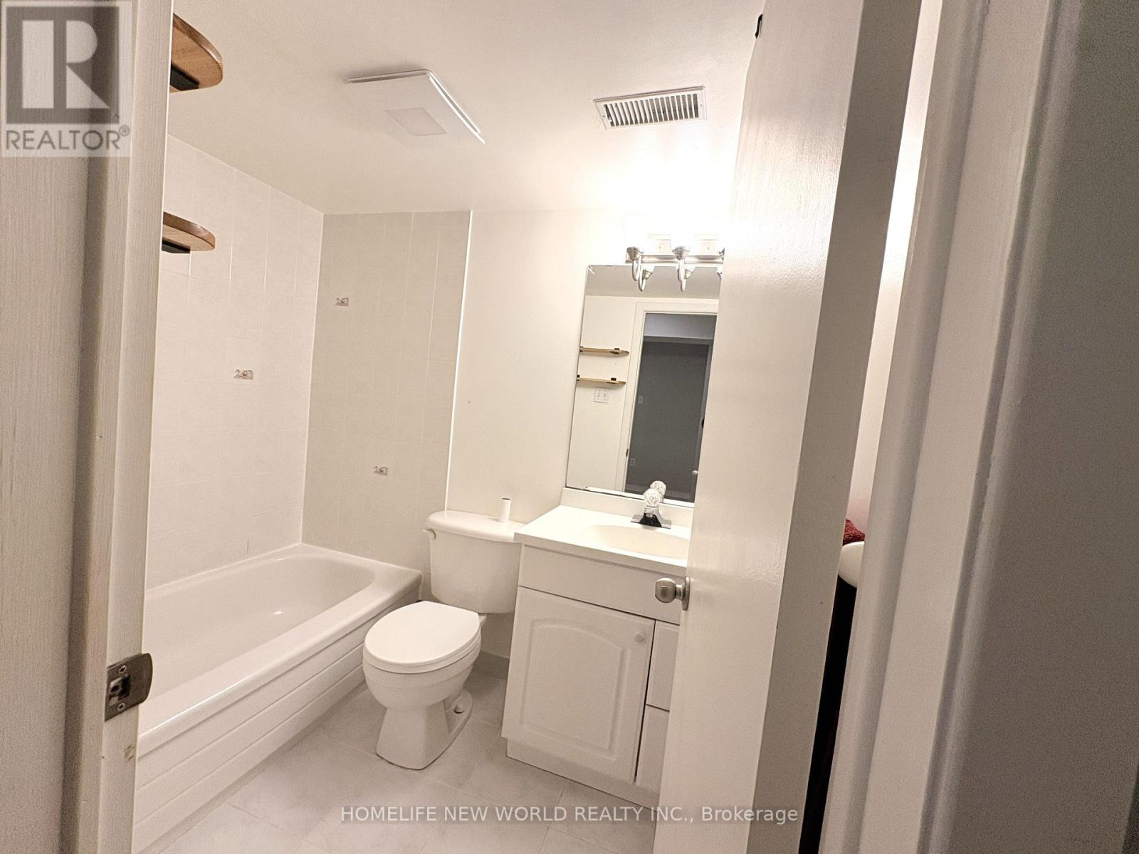 Lower - 18 Samantha Circle, Richmond Hill, Ontario L4B 2R7 - Photo 10 - N12986438