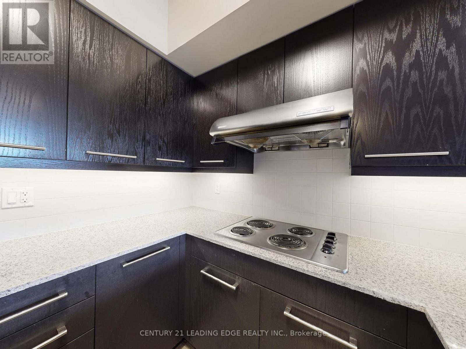 1020 - 11211 Yonge Street, Richmond Hill, Ontario  L4S 0E9 - Photo 9 - N12986458