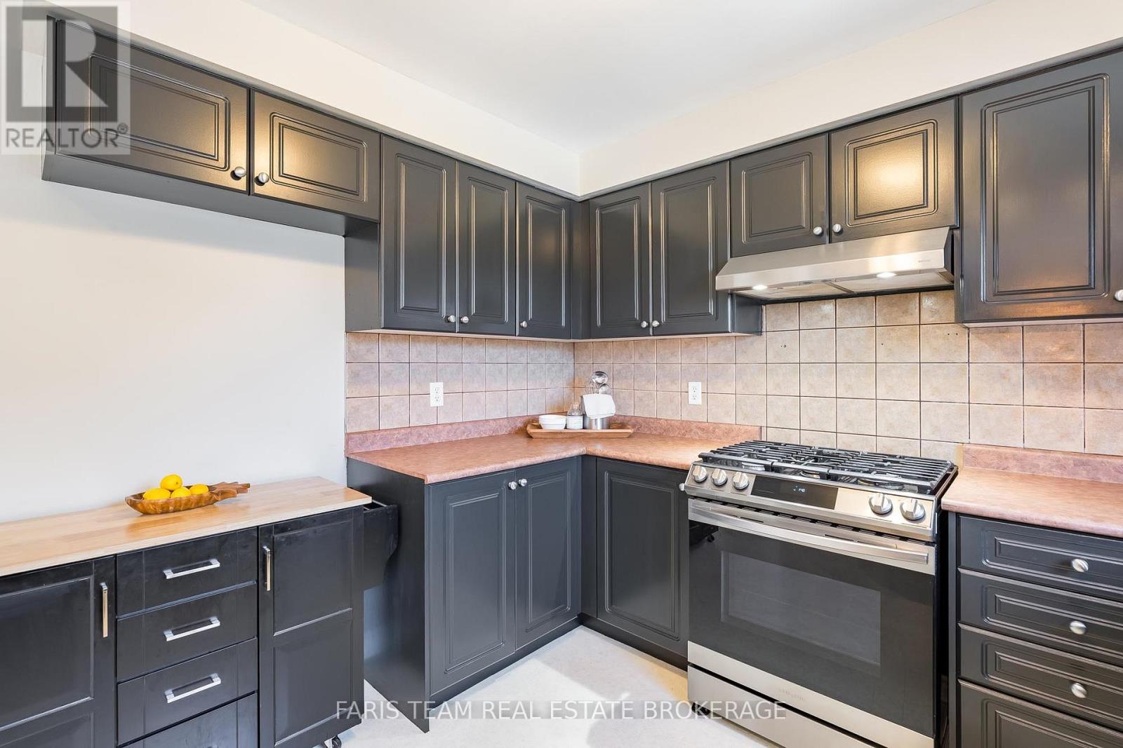 11 Berry Court, Barrie, Ontario  L4N 0J6 - Photo 10 - S12986420