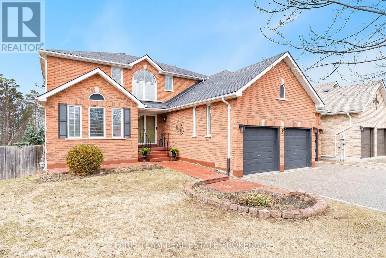 11 Berry Court, Barrie, Ontario  L4N 0J6 - Photo 5 - S12986420