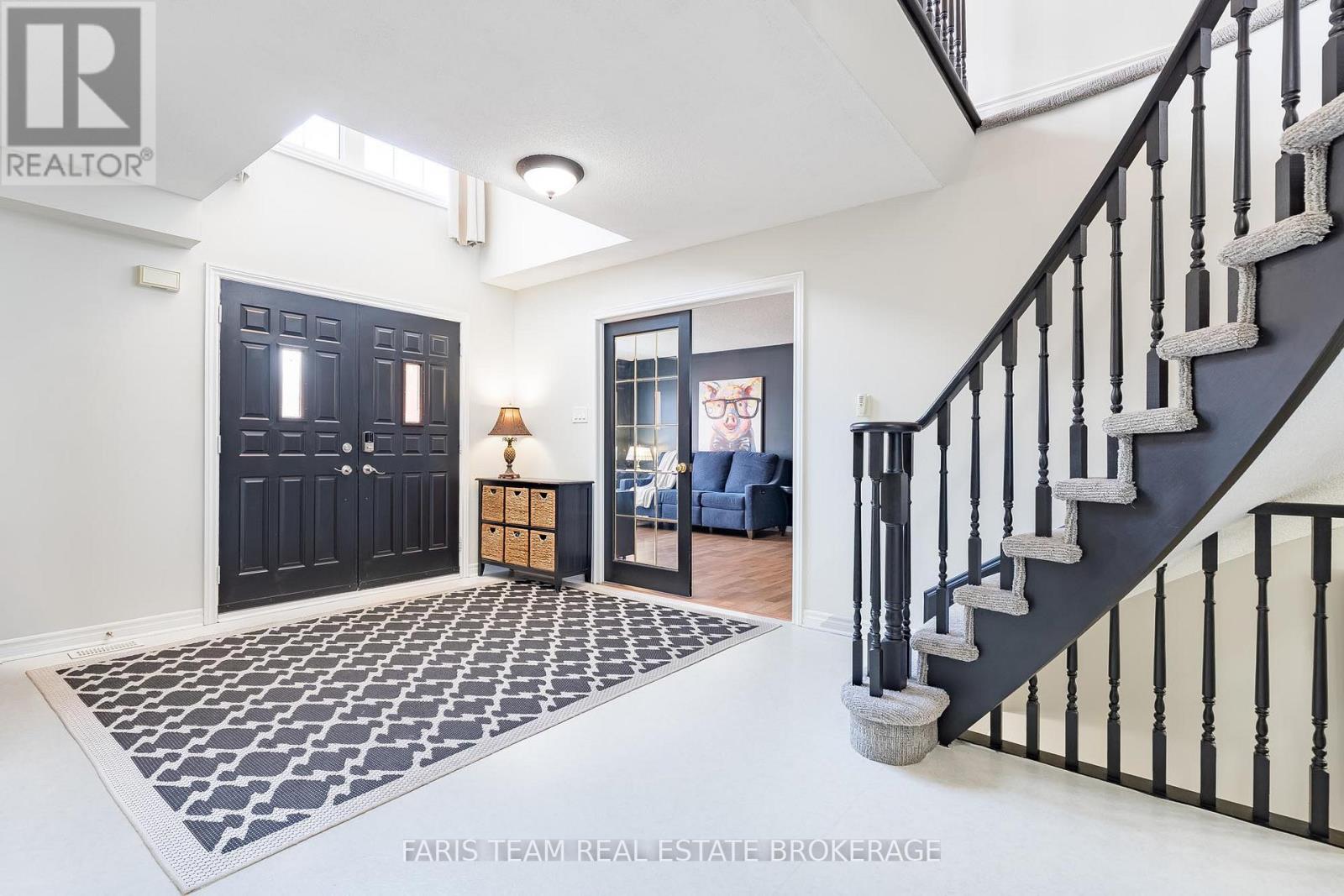 11 Berry Court, Barrie, Ontario  L4N 0J6 - Photo 7 - S12986420