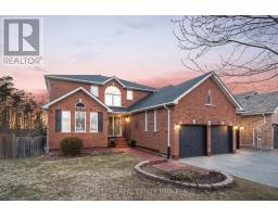 11 BERRY COURT, Barrie, Ontario