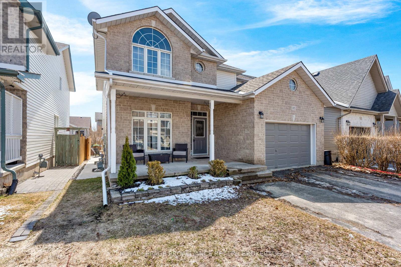 975 BLUFFWOOD AVENUE, Kingston, Ontario