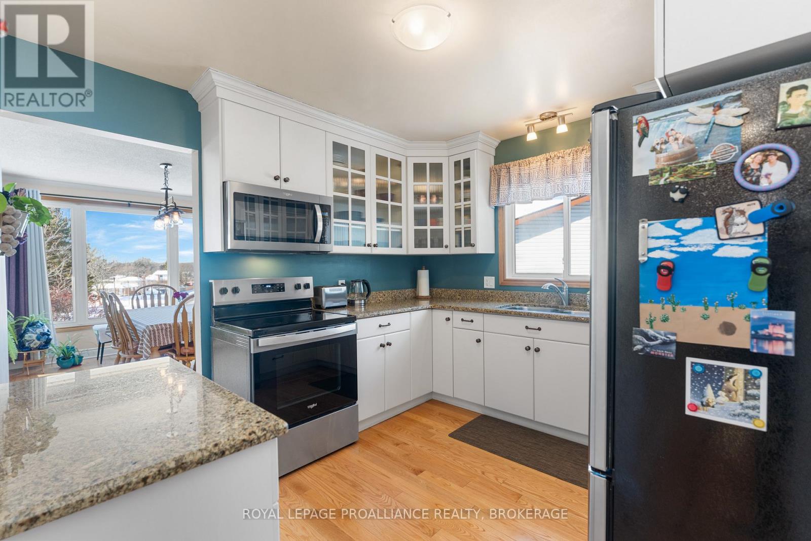 812 Hillside Drive, Kingston, Ontario  K7M 5Y8 - Photo 11 - X12984468