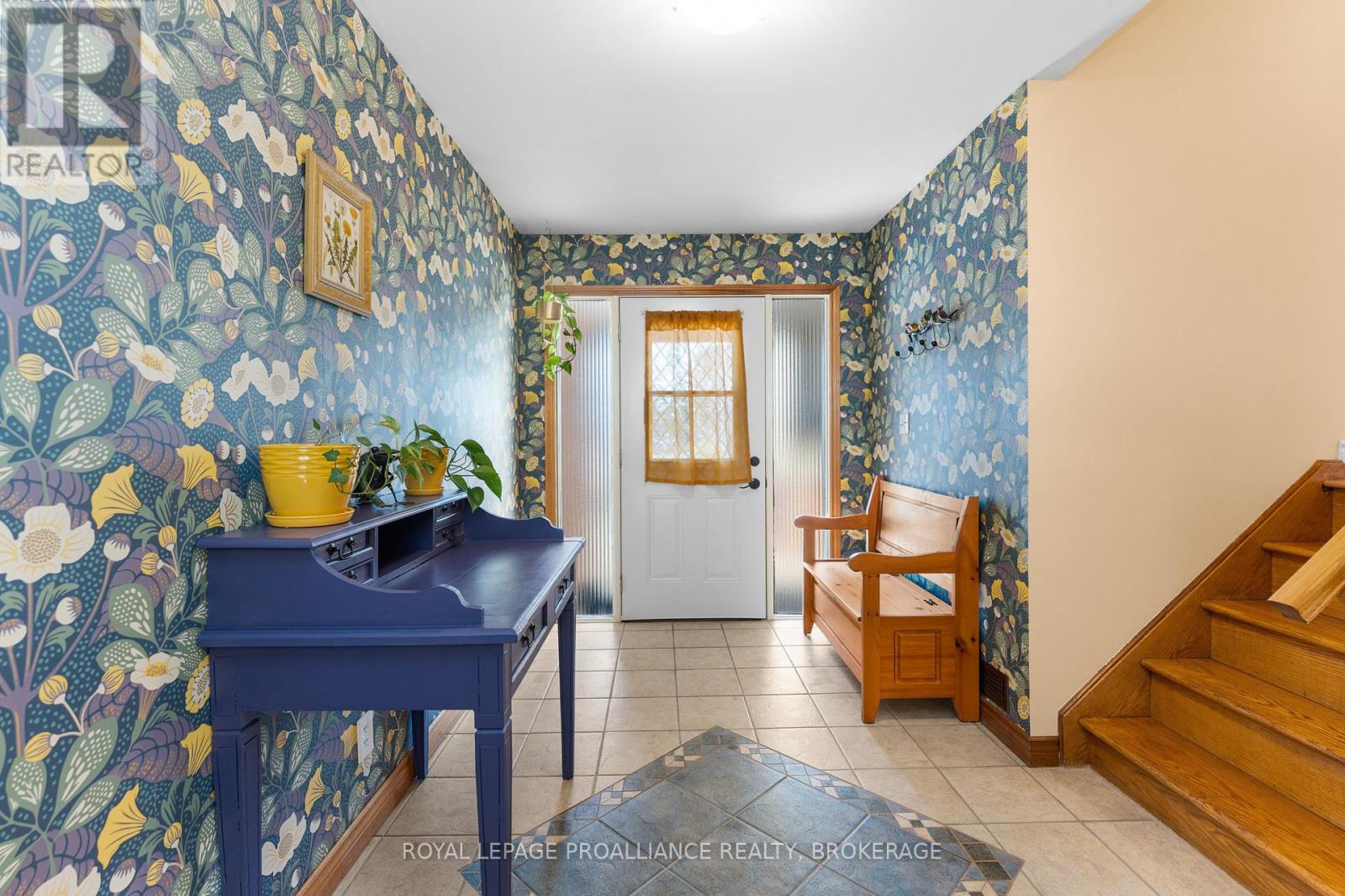 812 Hillside Drive, Kingston, Ontario  K7M 5Y8 - Photo 4 - X12984468