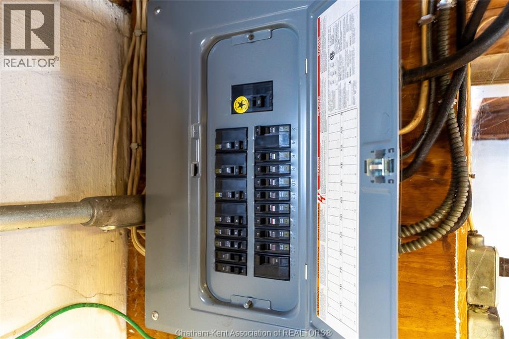 17 Grand Avenue, Wallaceburg, Ontario  N8A 4J8 - Photo 31 - 26001947