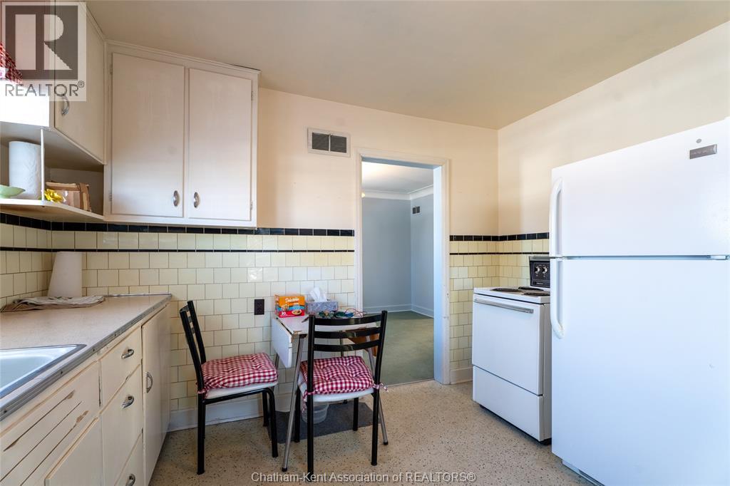 17 Grand Avenue, Wallaceburg, Ontario  N8A 4J8 - Photo 11 - 26001947