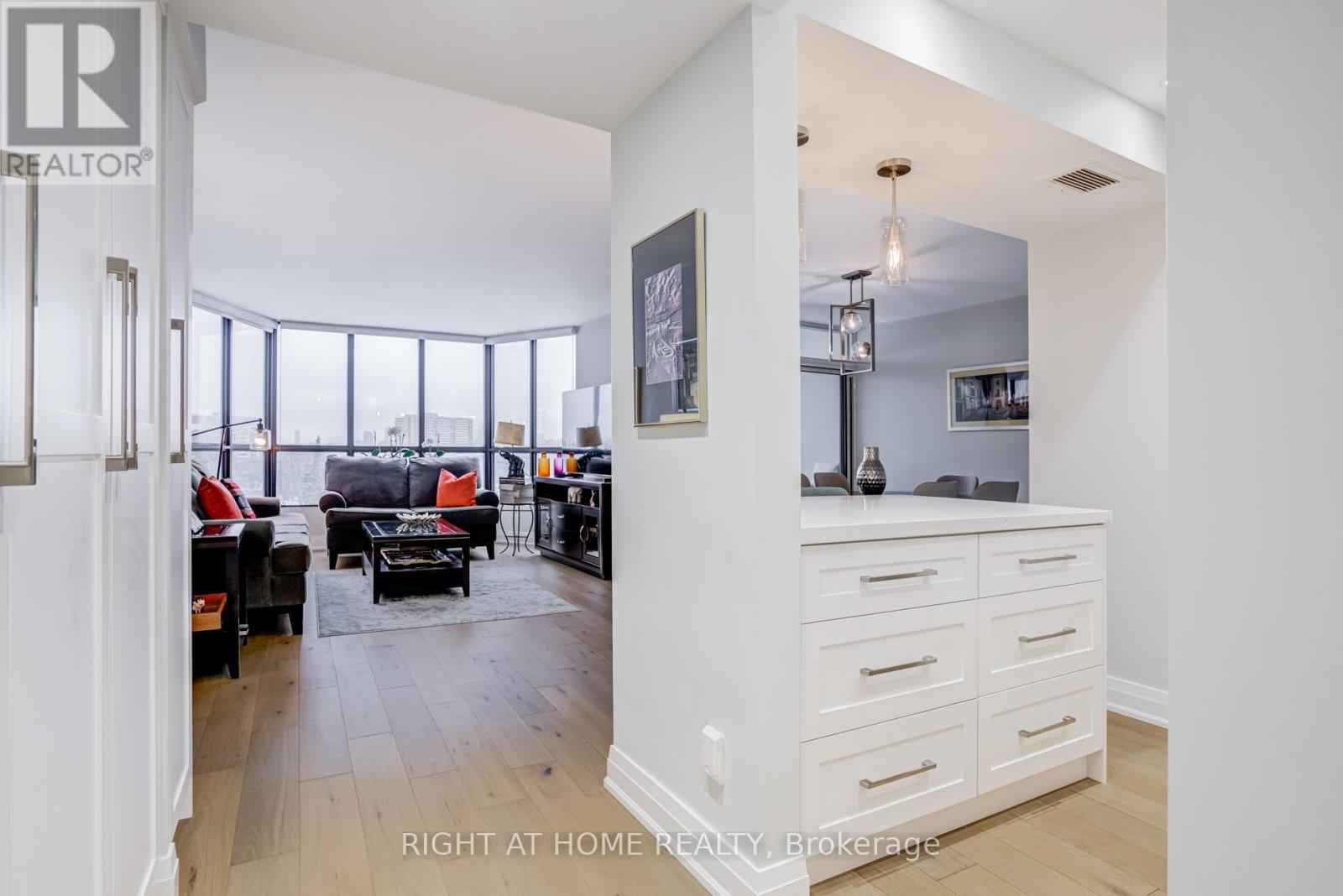 606 - 1333 Bloor Street, Mississauga, Ontario  L4Y 3T6 - Photo 11 - W12986398