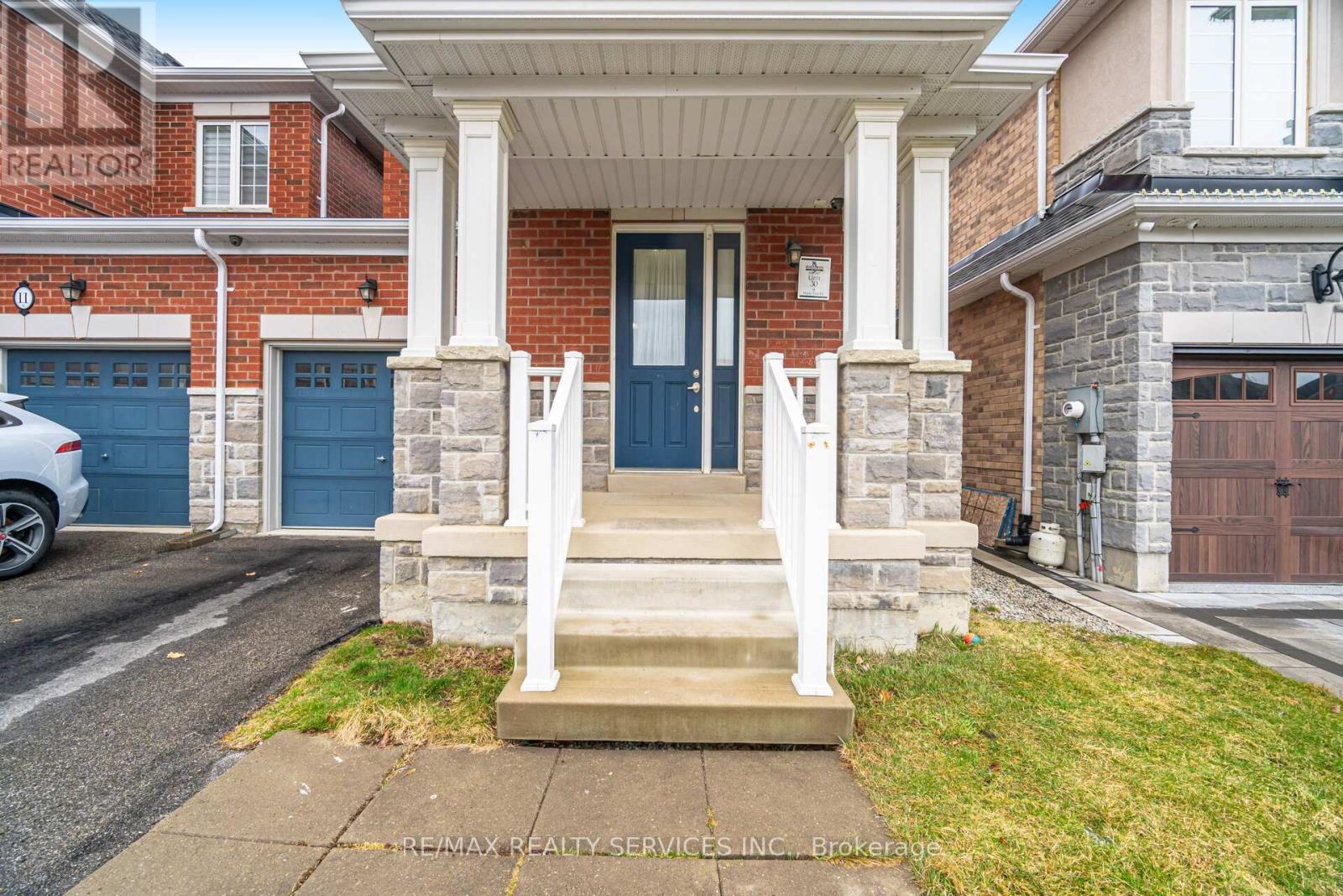 9 Maple Trail Road, Caledon, Ontario  L7C 3Z3 - Photo 7 - W12986406