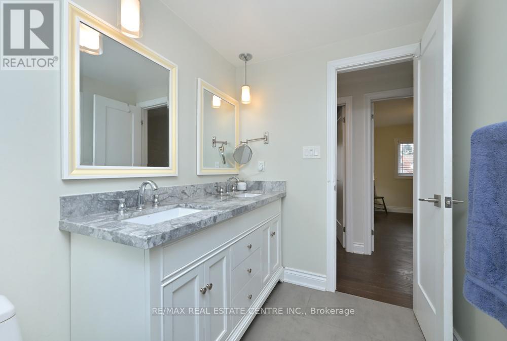 14 Borden Hill Court, Brampton, Ontario  L6S 3K7 - Photo 18 - W12986418