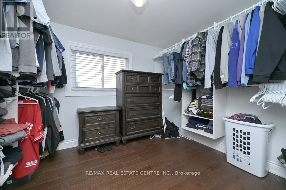 14 Borden Hill Court, Brampton, Ontario  L6S 3K7 - Photo 21 - W12986418