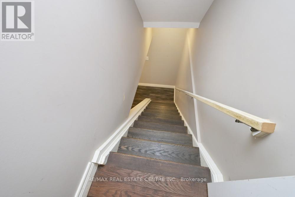 14 Borden Hill Court, Brampton, Ontario  L6S 3K7 - Photo 22 - W12986418