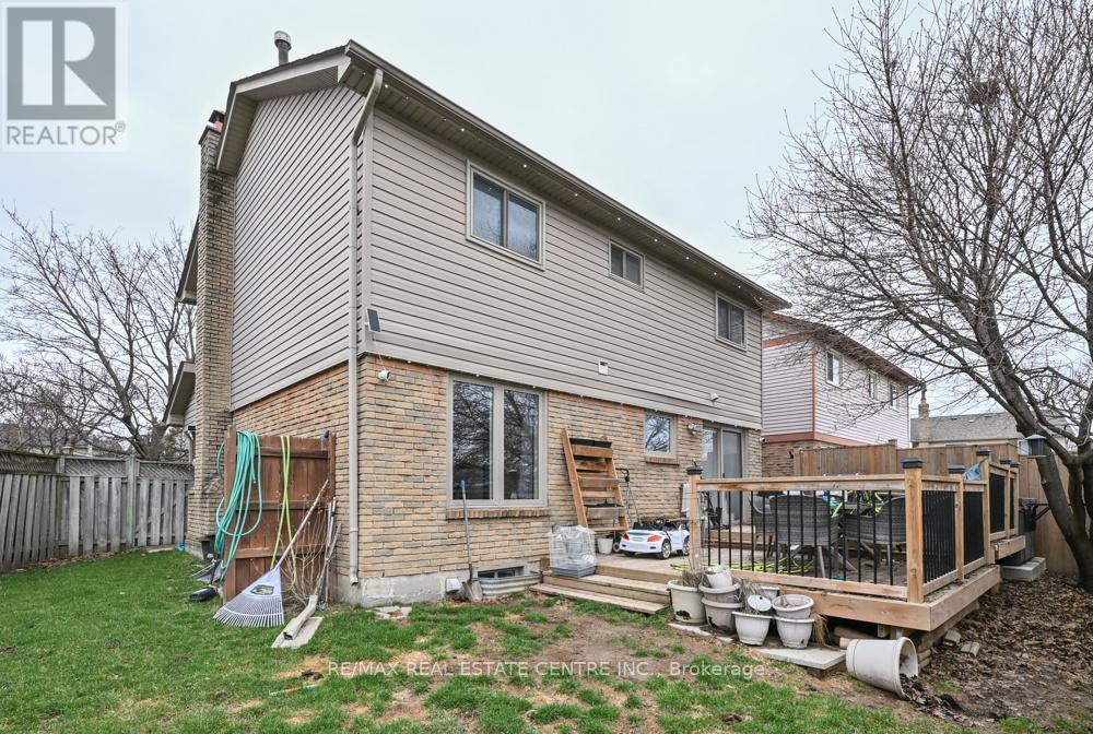 14 Borden Hill Court, Brampton, Ontario  L6S 3K7 - Photo 29 - W12986418