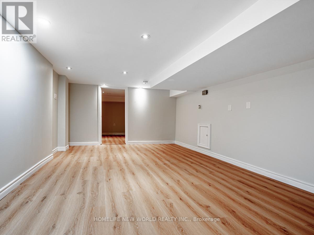 Lower - 133 Shanly Street, Toronto, Ontario  M6H 1S8 - Photo 4 - W12986422