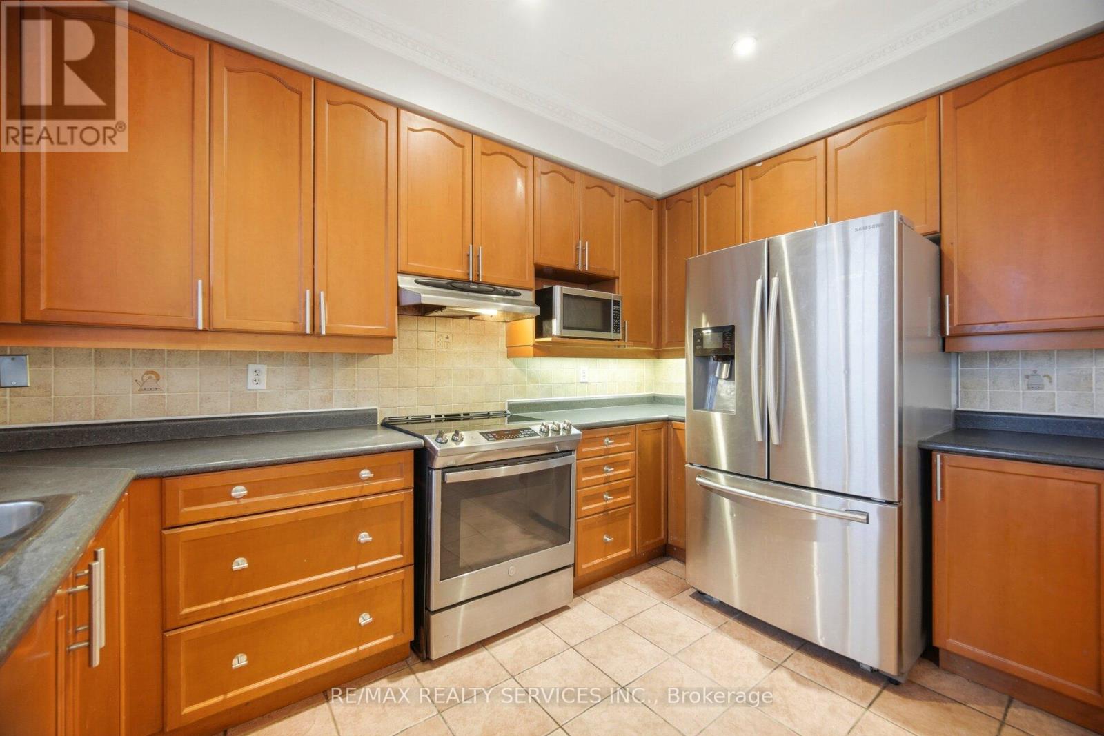 17 Donherb Crescent, Caledon, Ontario  L7C 1E3 - Photo 16 - W12986426