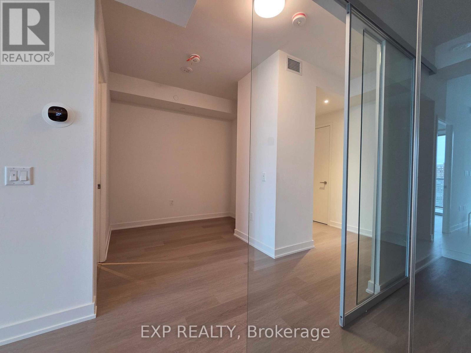 1306 - 448 Burnhamthorpe Road W, Mississauga, Ontario  L5B 0R4 - Photo 15 - W12986428