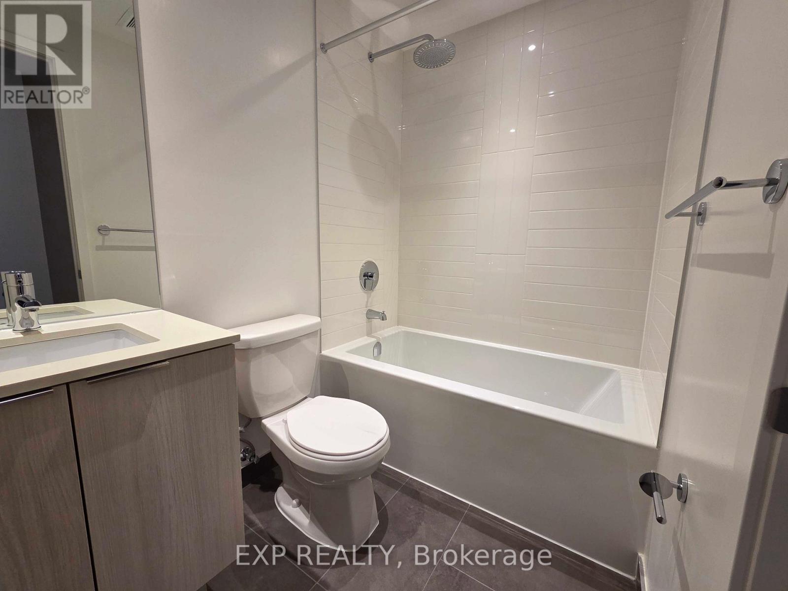 1306 - 448 Burnhamthorpe Road W, Mississauga, Ontario  L5B 0R4 - Photo 16 - W12986428