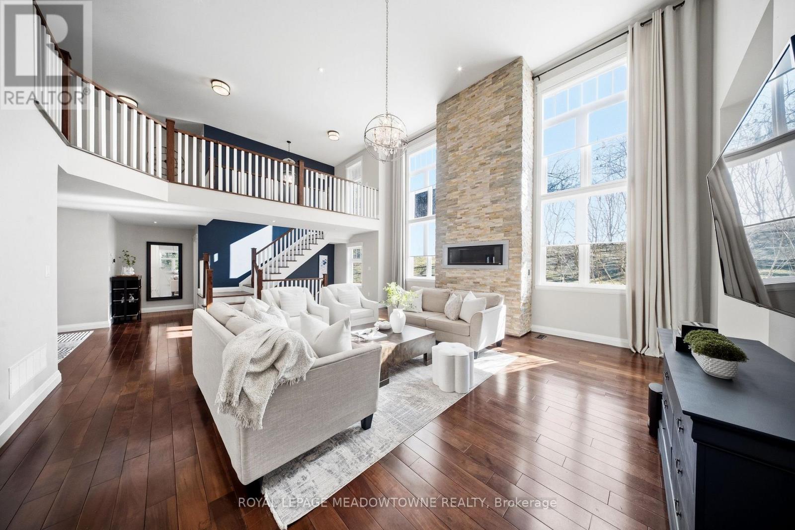 254 Main Street S, Halton Hills, Ontario  L7G 4S5 - Photo 15 - W12986436