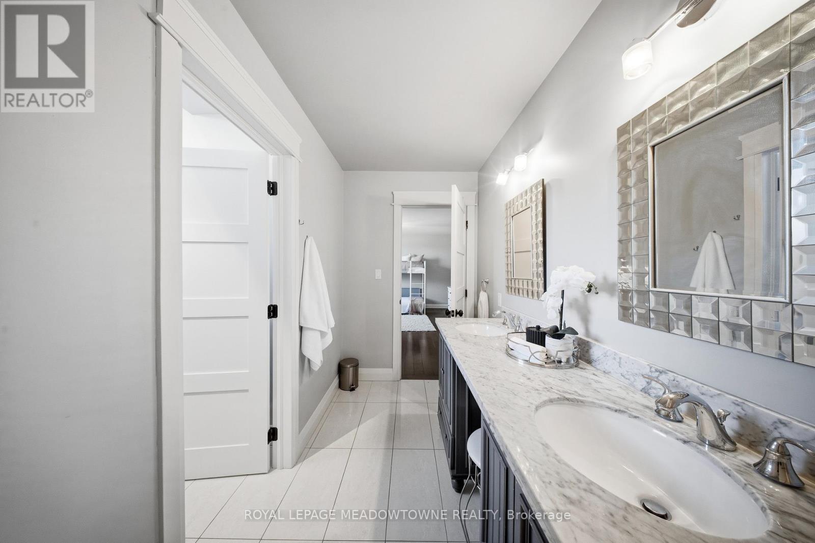 254 Main Street S, Halton Hills, Ontario  L7G 4S5 - Photo 32 - W12986436