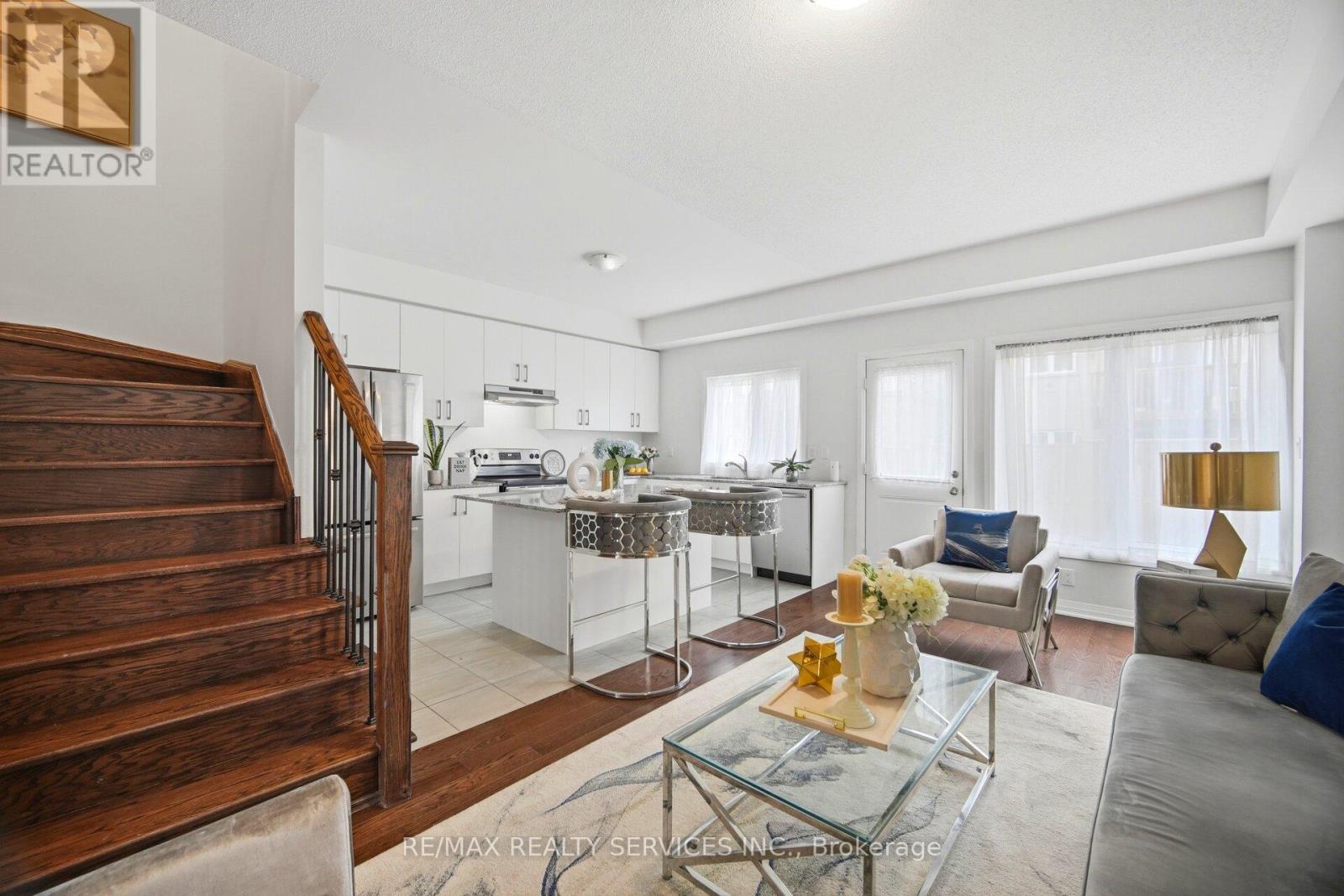 6 Landsborough Street, East Luther Grand Valley, Ontario  L9W 7R1 - Photo 3 - X12986460