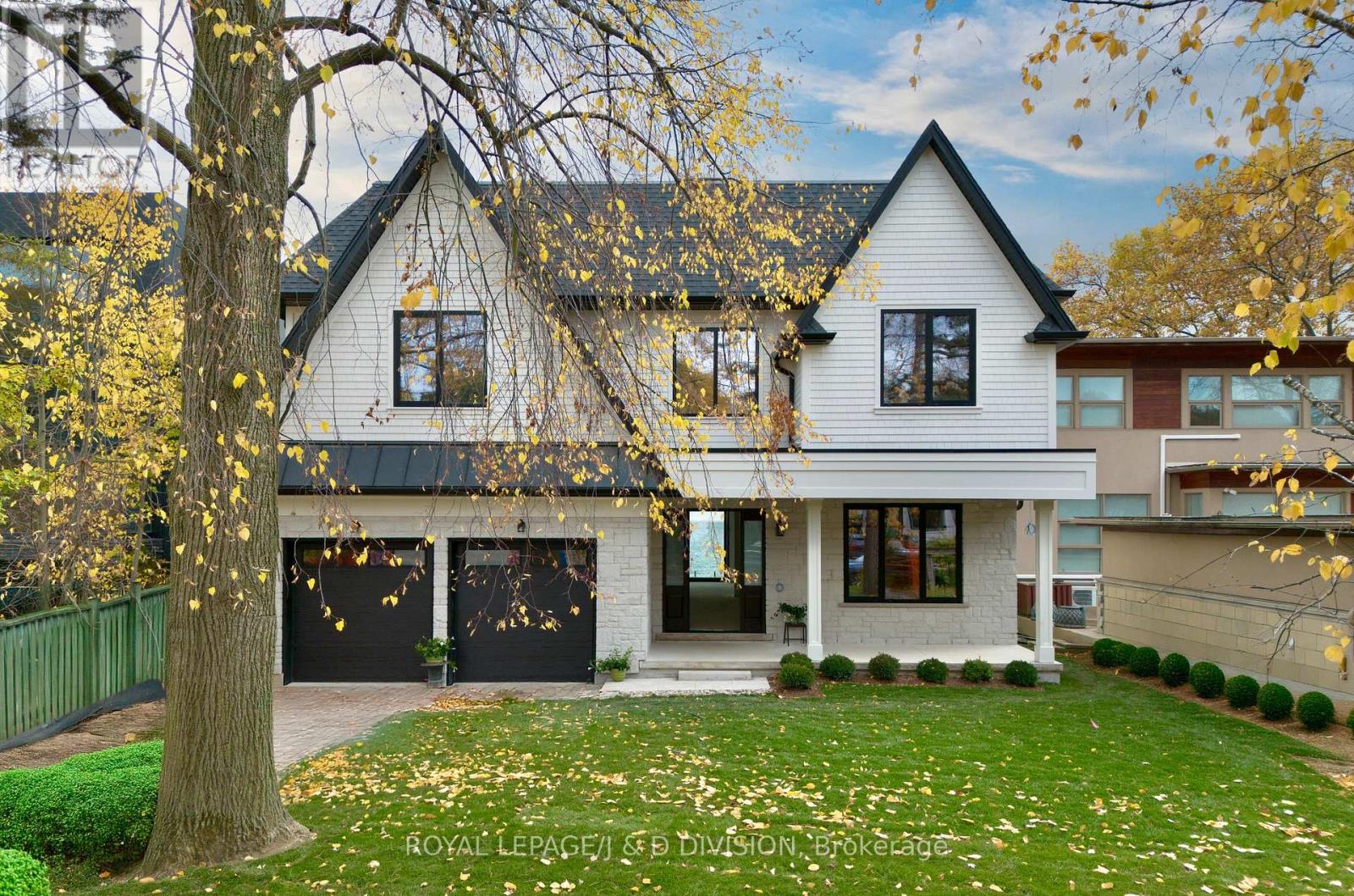 99 Lake Promenade, Toronto, Ontario  M8W 1A2 - Photo 25 - W12538034