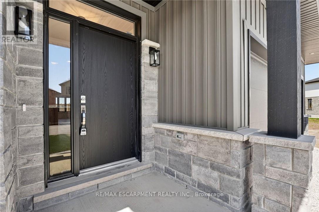 6192 Curlin Crescent, Niagara Falls, Ontario  L2H 3W8 - Photo 4 - X12985274