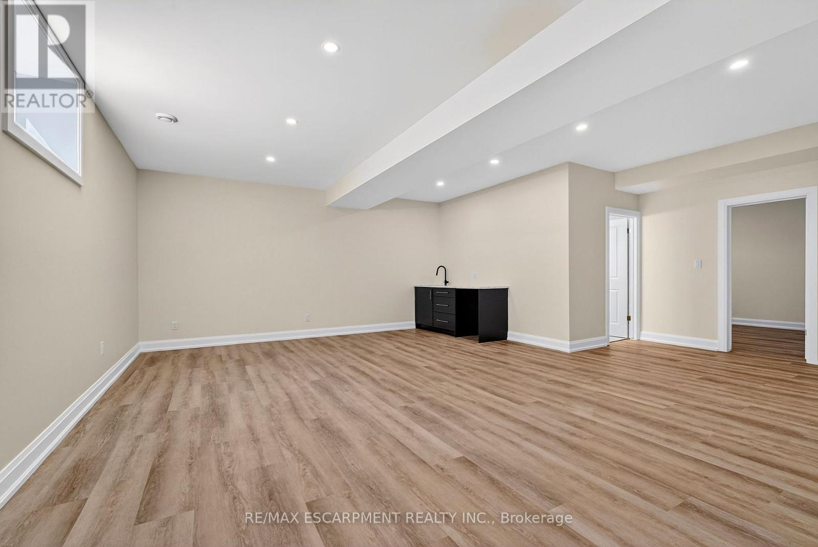 6192 Curlin Crescent, Niagara Falls, Ontario  L2H 3W8 - Photo 33 - X12985274