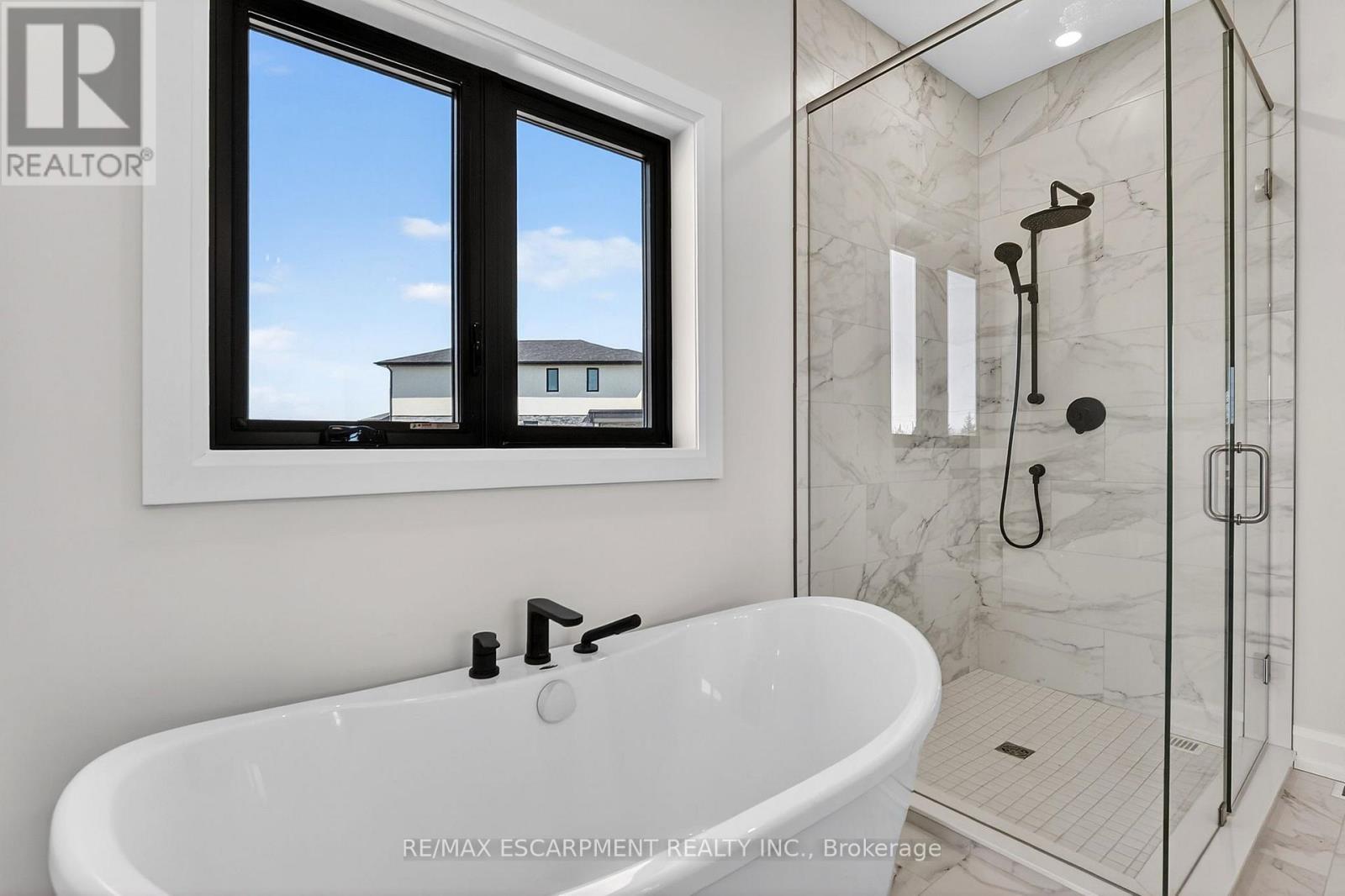 6192 Curlin Crescent, Niagara Falls, Ontario  L2H 3W8 - Photo 27 - X12985274