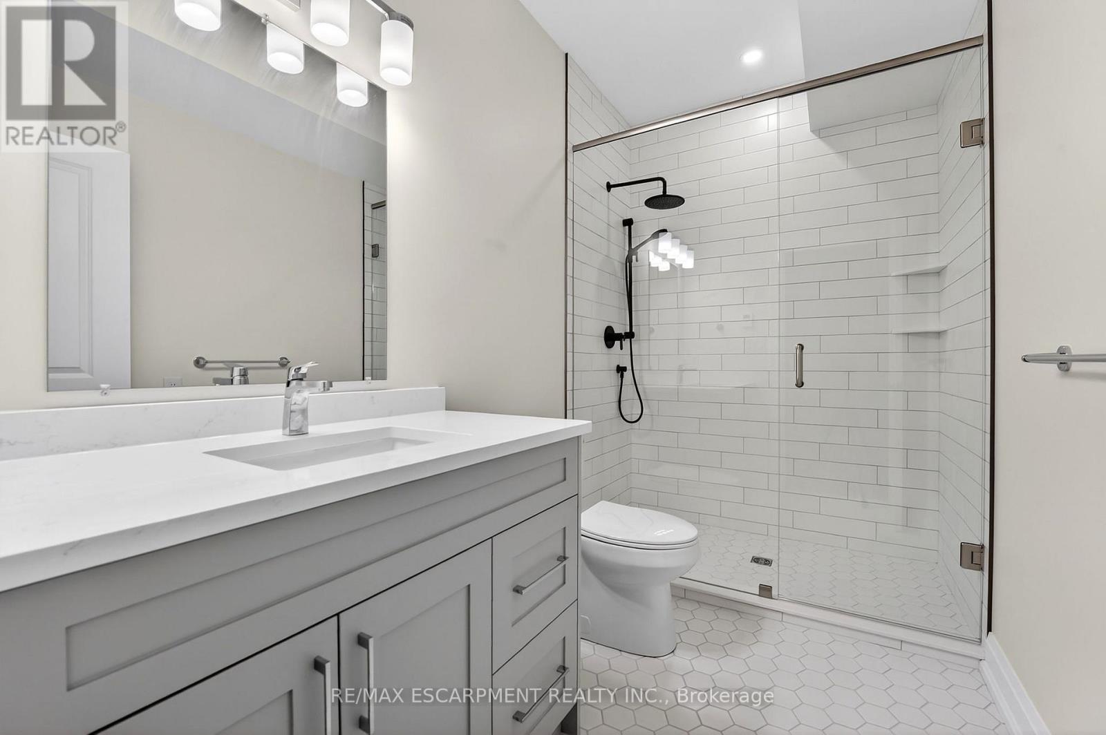 6192 Curlin Crescent, Niagara Falls, Ontario  L2H 3W8 - Photo 40 - X12985274