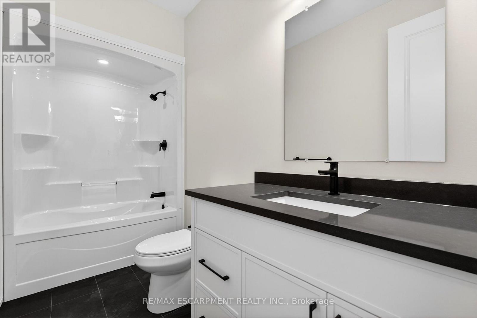 6192 Curlin Crescent, Niagara Falls, Ontario  L2H 3W8 - Photo 9 - X12985274