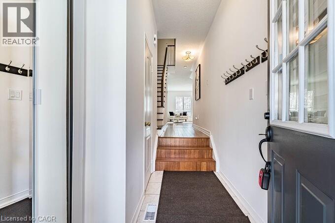 5530 Glen Erin Drive Unit# 28, Mississauga, Ontario  L5M 6E8 - Photo 4 - 40819563