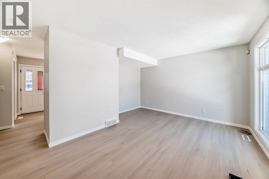 6301 Bowwood Drive Nw, Calgary, Alberta  t3b 2g3 - Photo 7 - A2299219