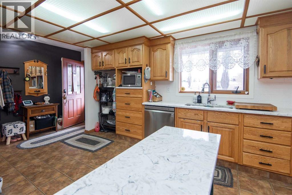 60, 40421 Range Road 10, Rural Lacombe County, Alberta  T4L 1S6 - Photo 2 - A2300374