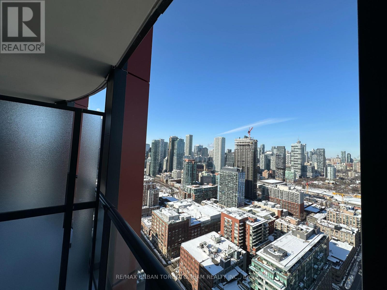 3915 - 180 Front Street E, Toronto, Ontario  M5A 0A9 - Photo 7 - C12986490