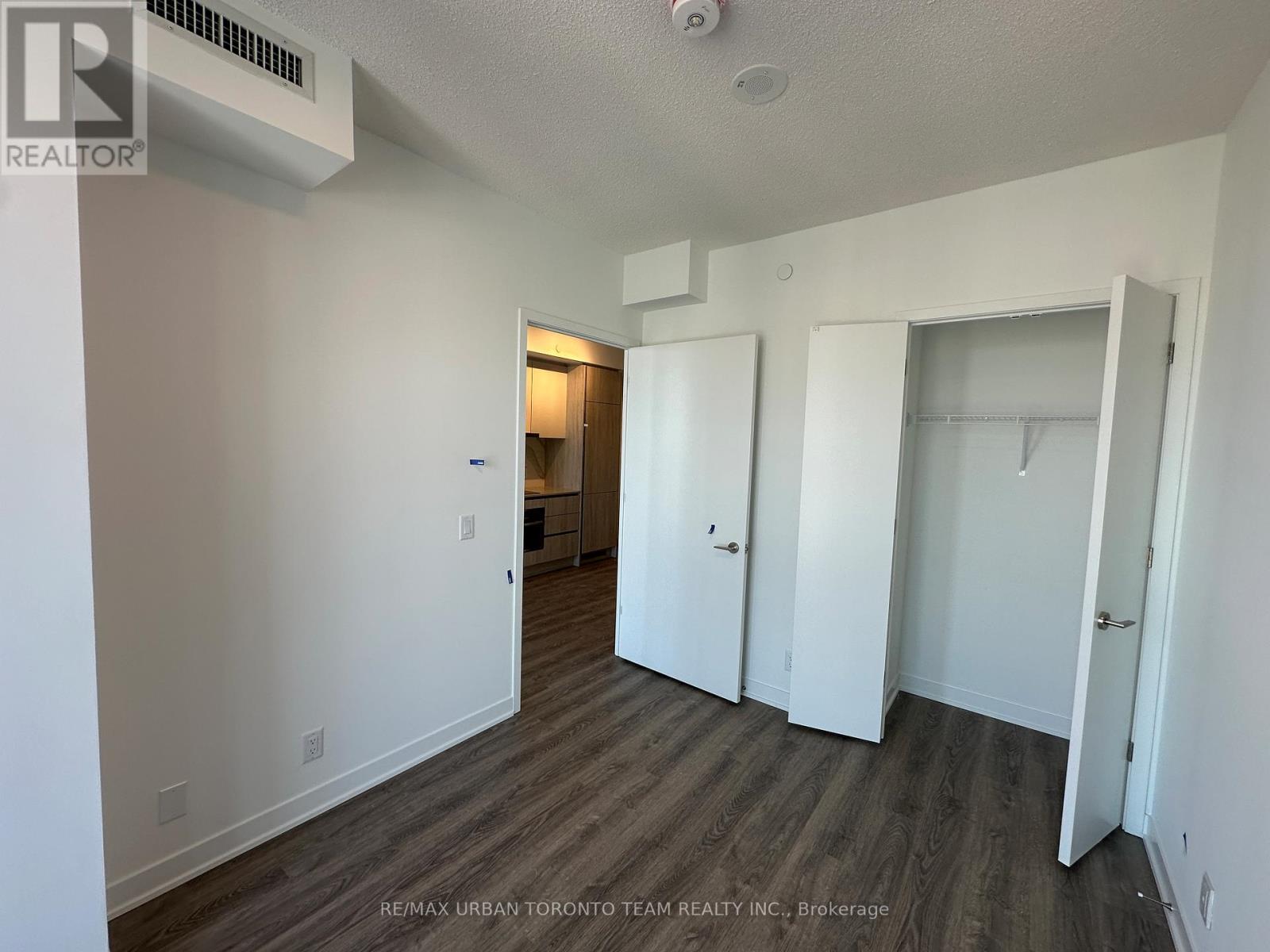 3915 - 180 Front Street E, Toronto, Ontario  M5A 0A9 - Photo 9 - C12986490