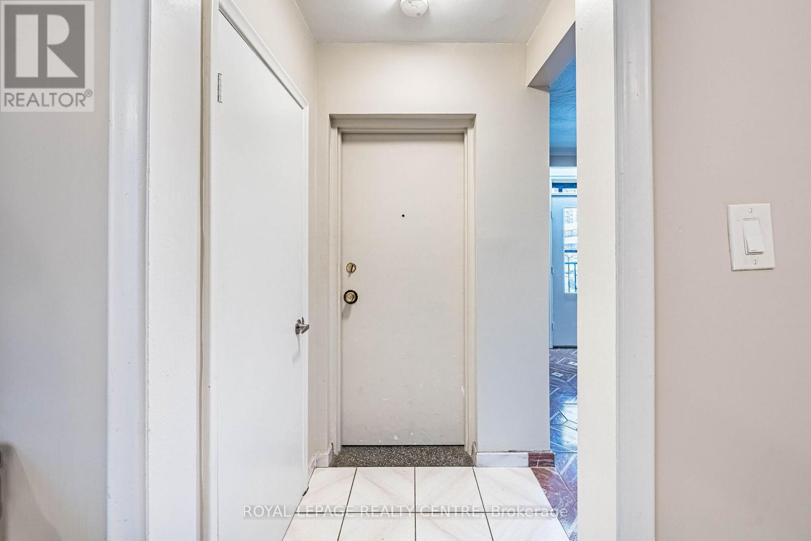 Unit 3 - 339 Sheppard Avenue E, Toronto, Ontario  M2N 3B3 - Photo 4 - C12986506