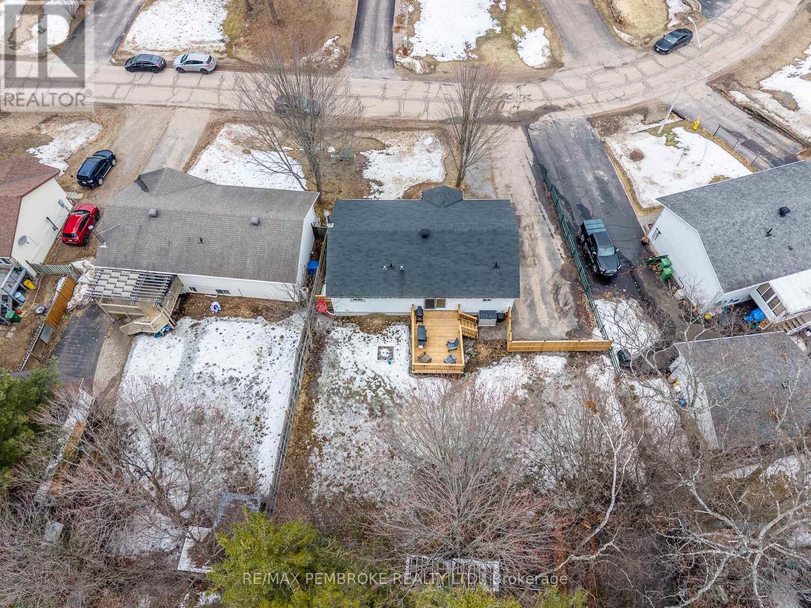 24 Earl Street, Petawawa, Ontario  K8H 3M4 - Photo 11 - X12986482